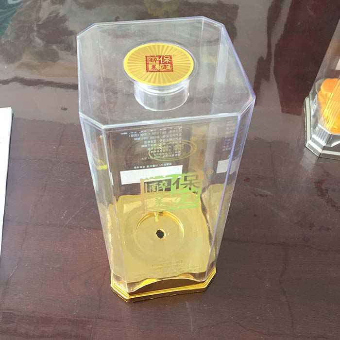 �ǿ����ƺ�