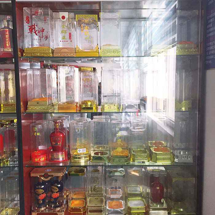 �ǿ����ƺ�